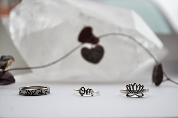 Om Shanti Ring Silver/Brass